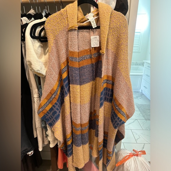 Free people poncho - Picture 1 of 2